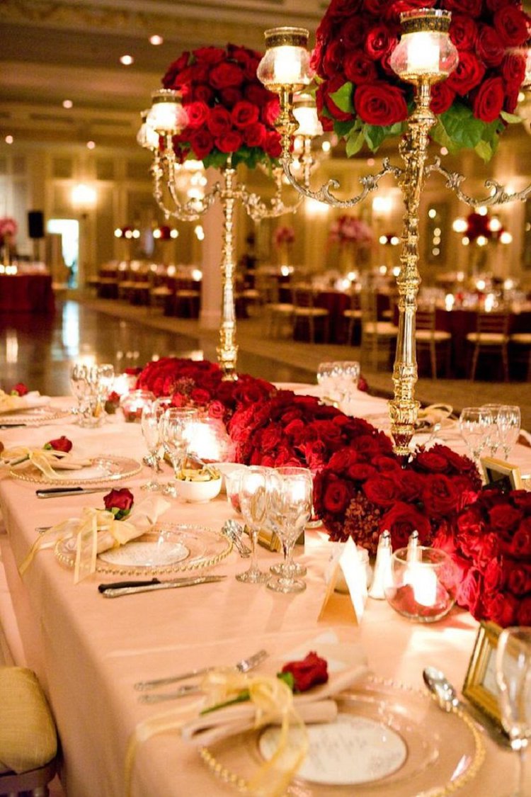luxurious valentines table