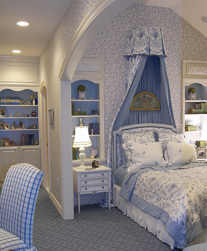 Girls Blue and White Canopy Bed