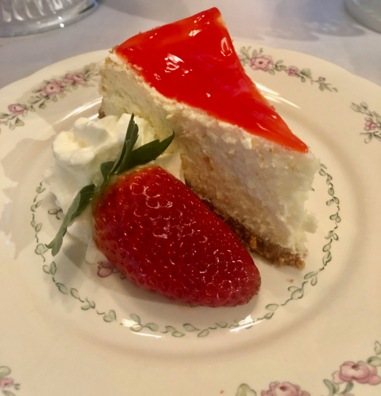 strawberry glazed cheesecake